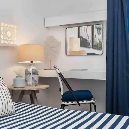 Apartment Stylish With View Da Rocha