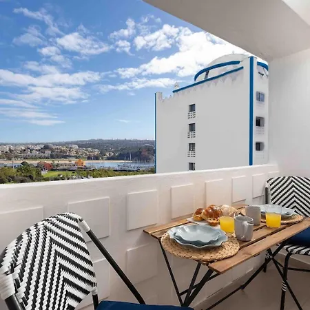 Marina View Balcony & On Doorstep *